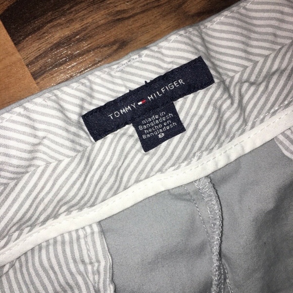 TOMMY HILFIGER $50 Womens Gray Casual Short 8 - Picture 3 of 6